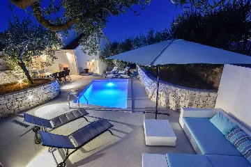 Serene Grove Retreat Pisak