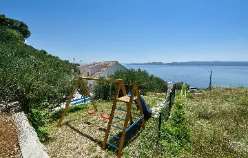 Serene Grove Retreat Pisak