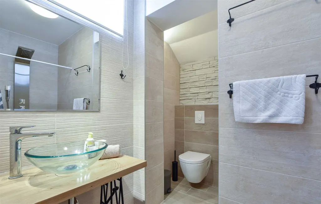 Serene Grove Retreat Pisak