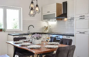 Serene Grove Retreat Pisak