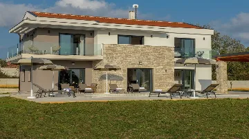 Villa with Pool for 8 Guests in Cukrići