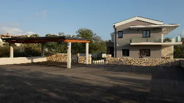 Villa with Pool for 8 Guests in Cukrići