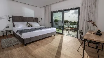 Villa with Pool for 8 Guests in Cukrići