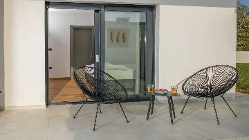 Villa with Pool for 8 Guests in Cukrići