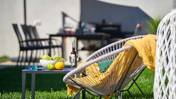 4-Bedroom Villa with Pool in Kaštel