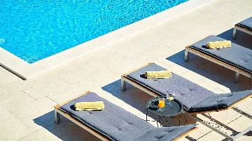 4-Bedroom Villa with Pool in Kaštel