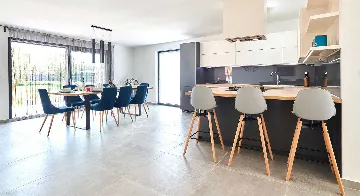 4-Bedroom Villa with Pool in Kaštel