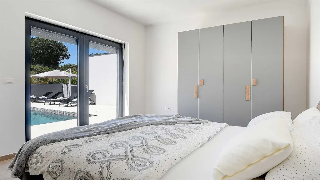 Two-Bedroom Villa with Pool in Vintijan