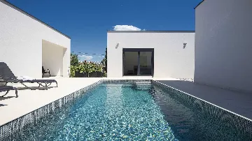 Two-Bedroom Villa with Pool in Vintijan