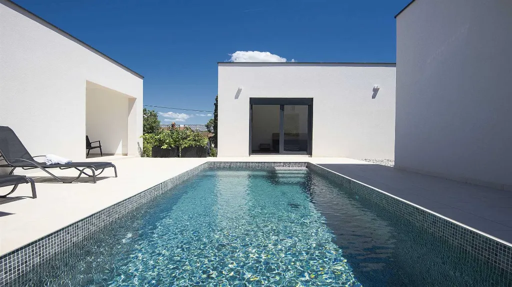 Two-Bedroom Villa with Pool in Vintijan