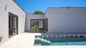 Two-Bedroom Villa with Pool in Vintijan