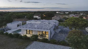 Two-Bedroom Villa with Pool in Vintijan