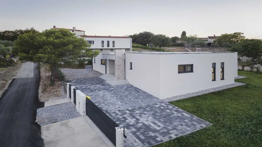 Two-Bedroom Villa with Pool in Vintijan