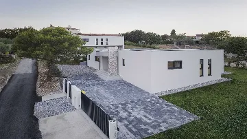 Two-Bedroom Villa with Pool in Vintijan