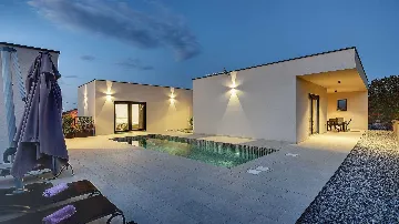 Two-Bedroom Villa with Pool in Vintijan