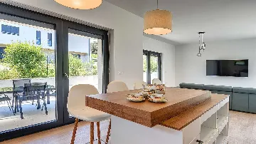 Two-Bedroom Villa with Pool in Vintijan