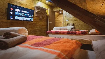 Villa with Sauna and Jacuzzi in Lopatinec