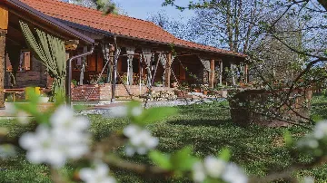 Villa with Sauna and Jacuzzi in Lopatinec