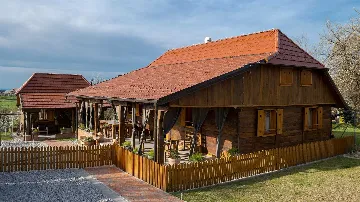 Villa with Sauna and Jacuzzi in Lopatinec