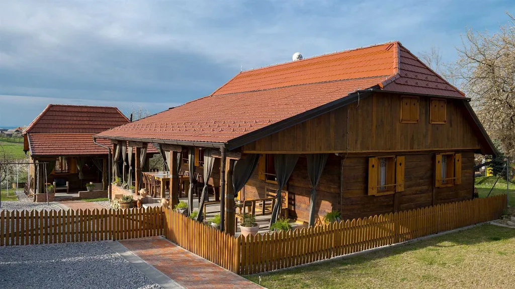 Villa with Sauna and Jacuzzi in Lopatinec