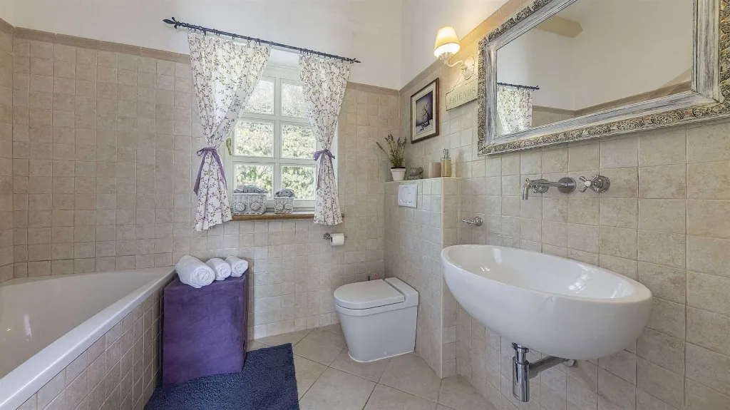 Villa Complex in Tinjan for 12 Guests