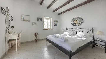 Villa Complex in Tinjan for 12 Guests