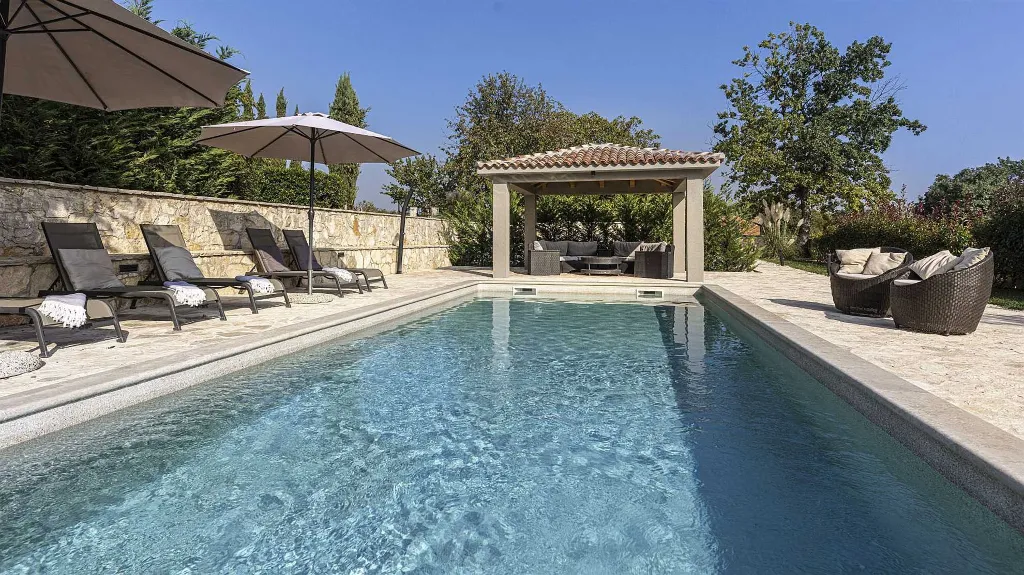 Villa Complex in Tinjan for 12 Guests