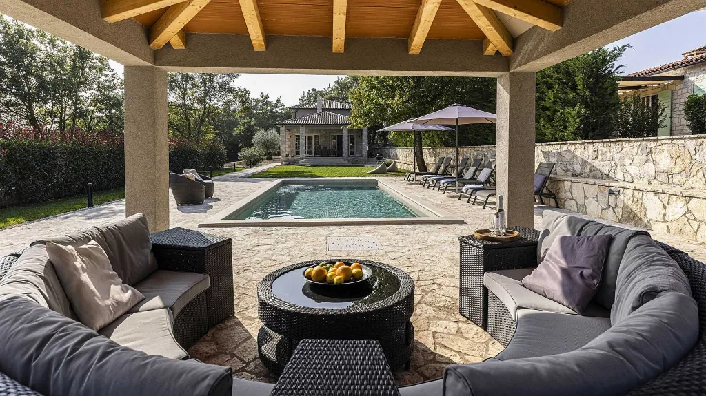 Villa Complex in Tinjan for 12 Guests