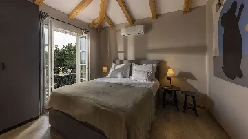 Villa Complex in Tinjan for 12 Guests