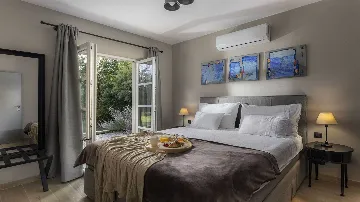 Villa Complex in Tinjan for 12 Guests