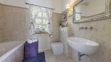 Stone Villa with Pool in Tinjan