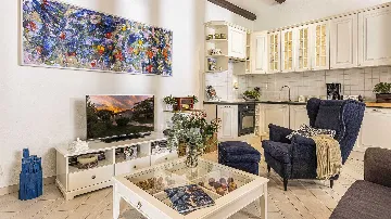 Stone Villa with Pool in Tinjan