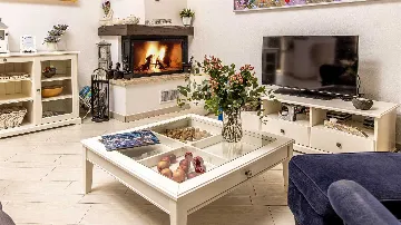 Stone Villa with Pool in Tinjan