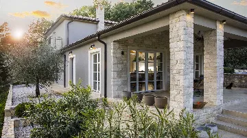 Stone Villa with Pool in Tinjan