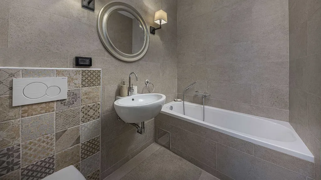 Stone Villa with Pool in Tinjan