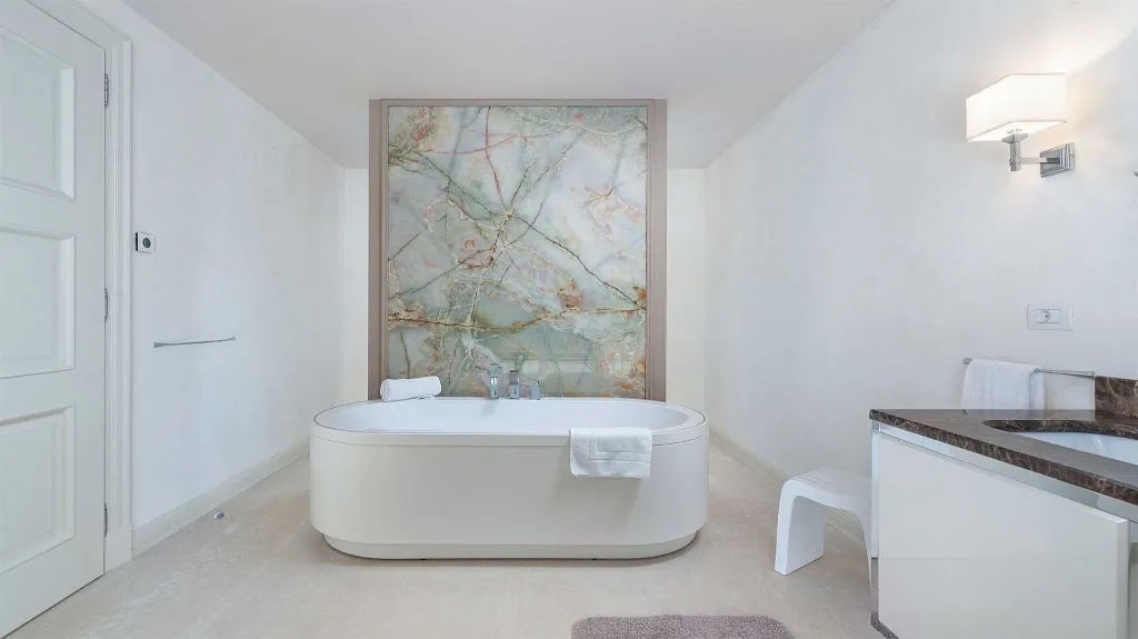 Modern Villa in Vabriga with Pool and Sauna
