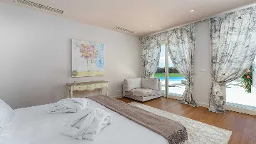 Modern Villa in Vabriga with Pool and Sauna