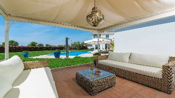 Modern Villa in Vabriga with Pool and Sauna