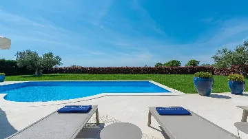 Modern Villa in Vabriga with Pool and Sauna