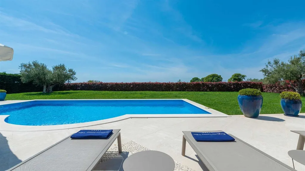 Modern Villa in Vabriga with Pool and Sauna