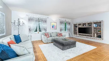 Modern Villa in Vabriga with Pool and Sauna