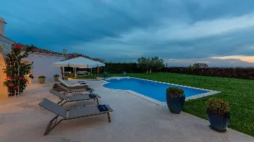 Modern Villa in Vabriga with Pool and Sauna