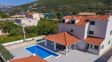 Villa with Pool in Mokošica