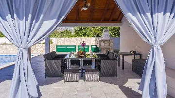 Villa with Pool in Mokošica