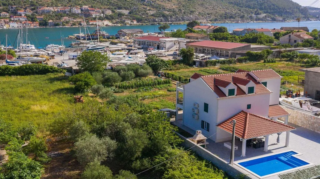 Villa with Pool in Mokošica