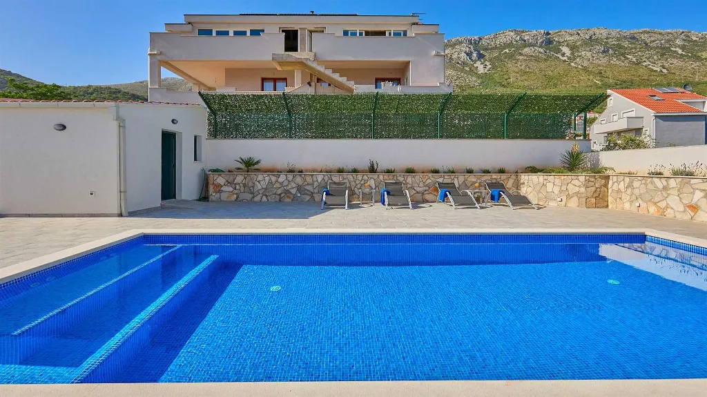 Villa with Pool in Mokošica