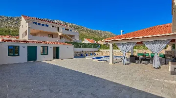 Villa with Pool in Mokošica