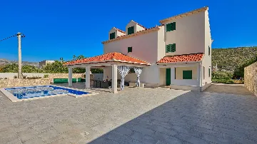 Villa with Pool in Mokošica