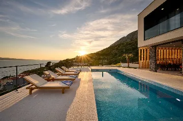 Coastal Retreat Villa with Pool in Lokva Rogoznica