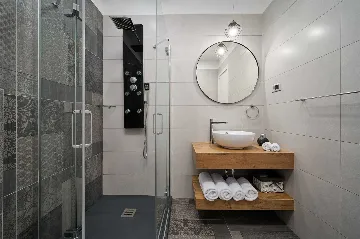 Coastal Retreat Villa with Pool in Lokva Rogoznica